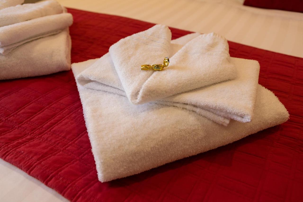 Il Piccolo Piacenza Hotel Екстериор снимка