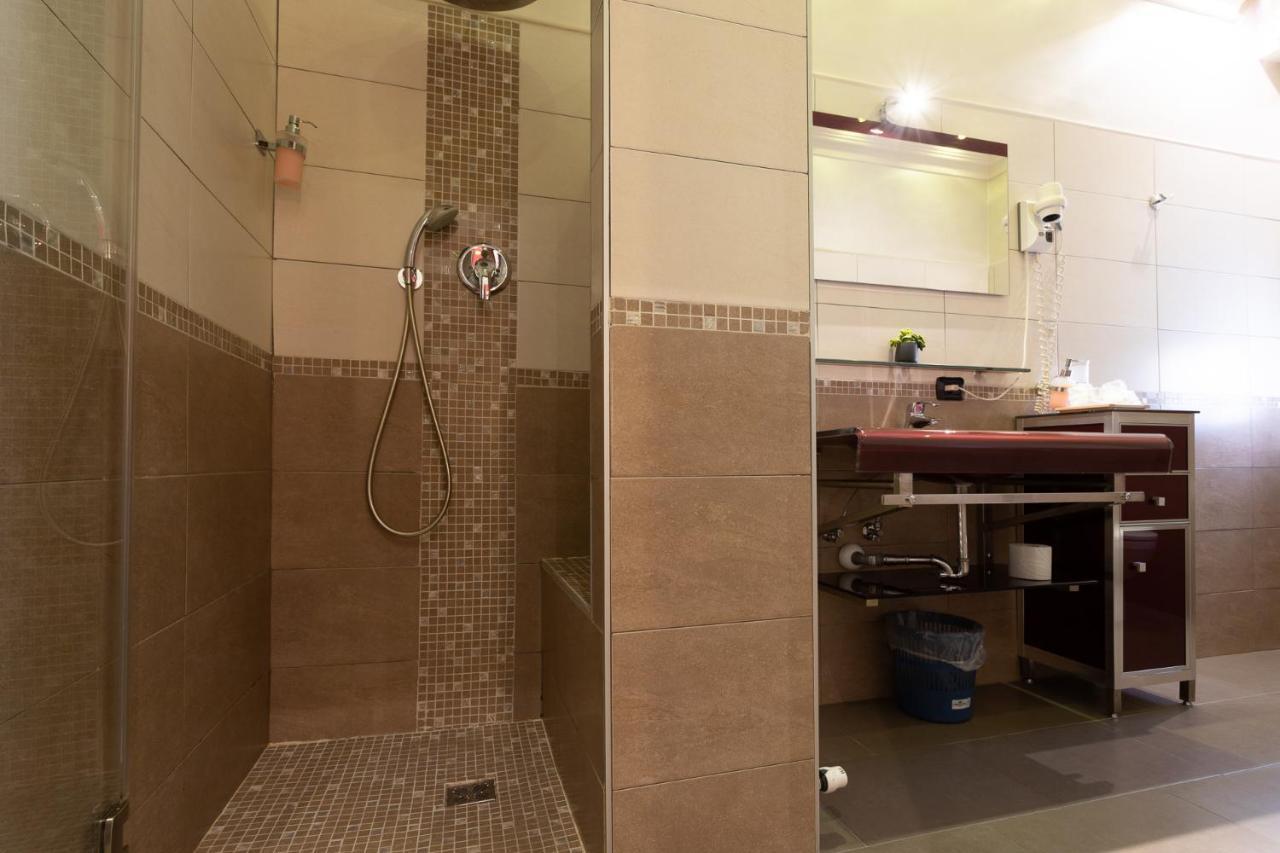 Il Piccolo Piacenza Hotel Екстериор снимка