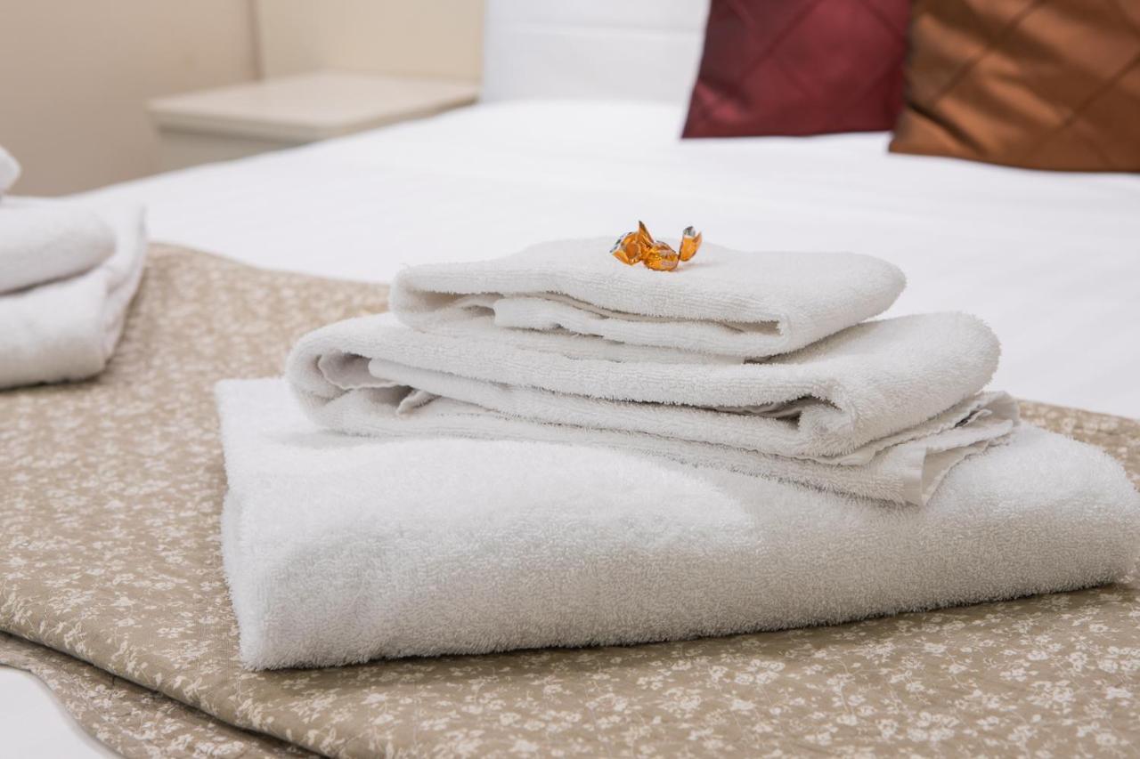 Il Piccolo Piacenza Hotel Екстериор снимка