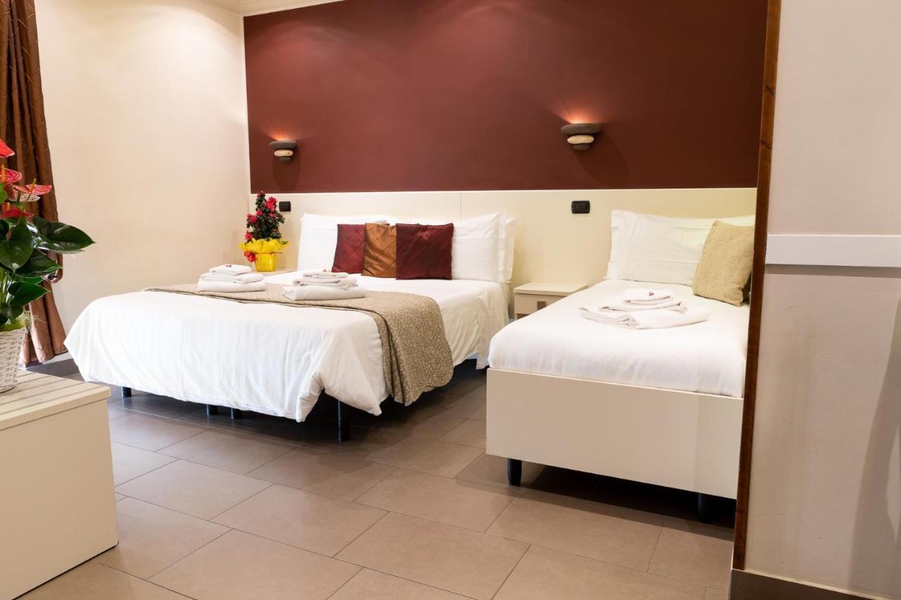 Il Piccolo Piacenza Hotel Екстериор снимка