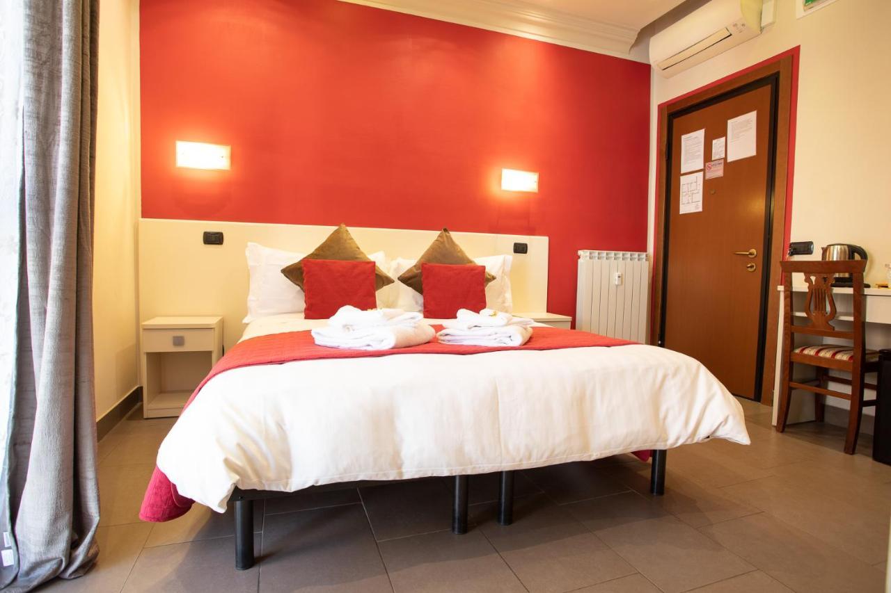 Il Piccolo Piacenza Hotel Екстериор снимка