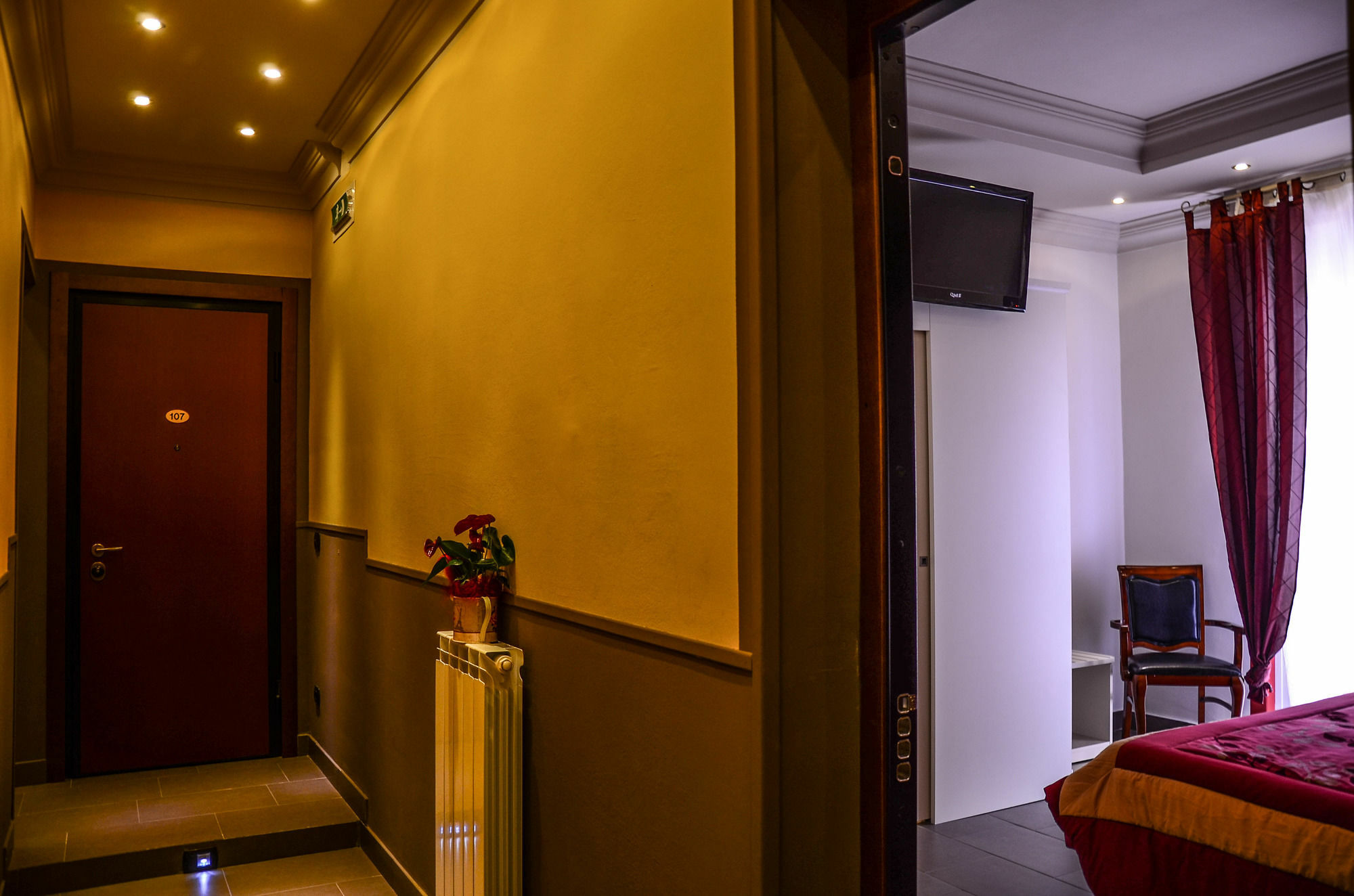 Il Piccolo Piacenza Hotel Екстериор снимка