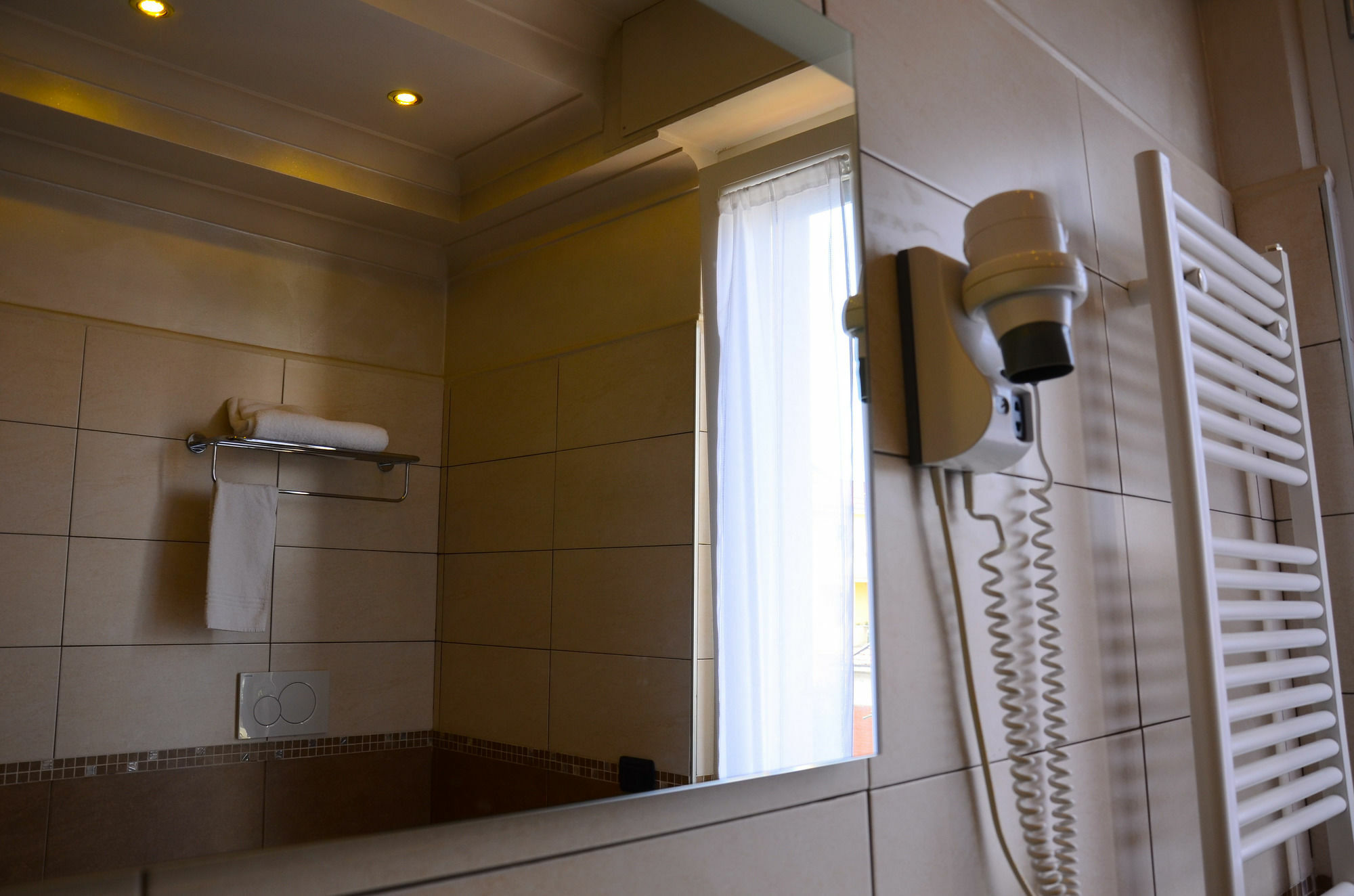 Il Piccolo Piacenza Hotel Екстериор снимка