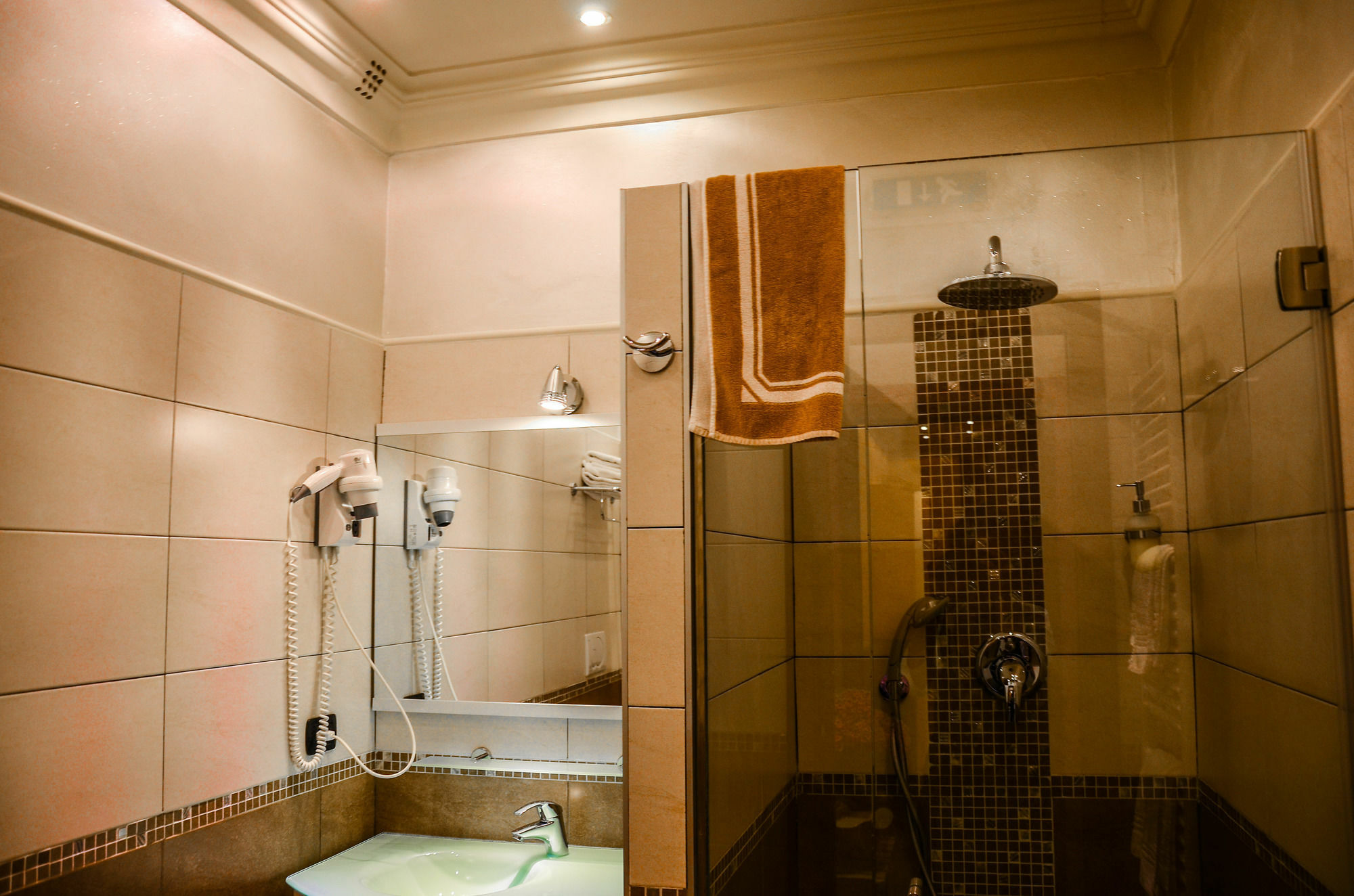 Il Piccolo Piacenza Hotel Екстериор снимка