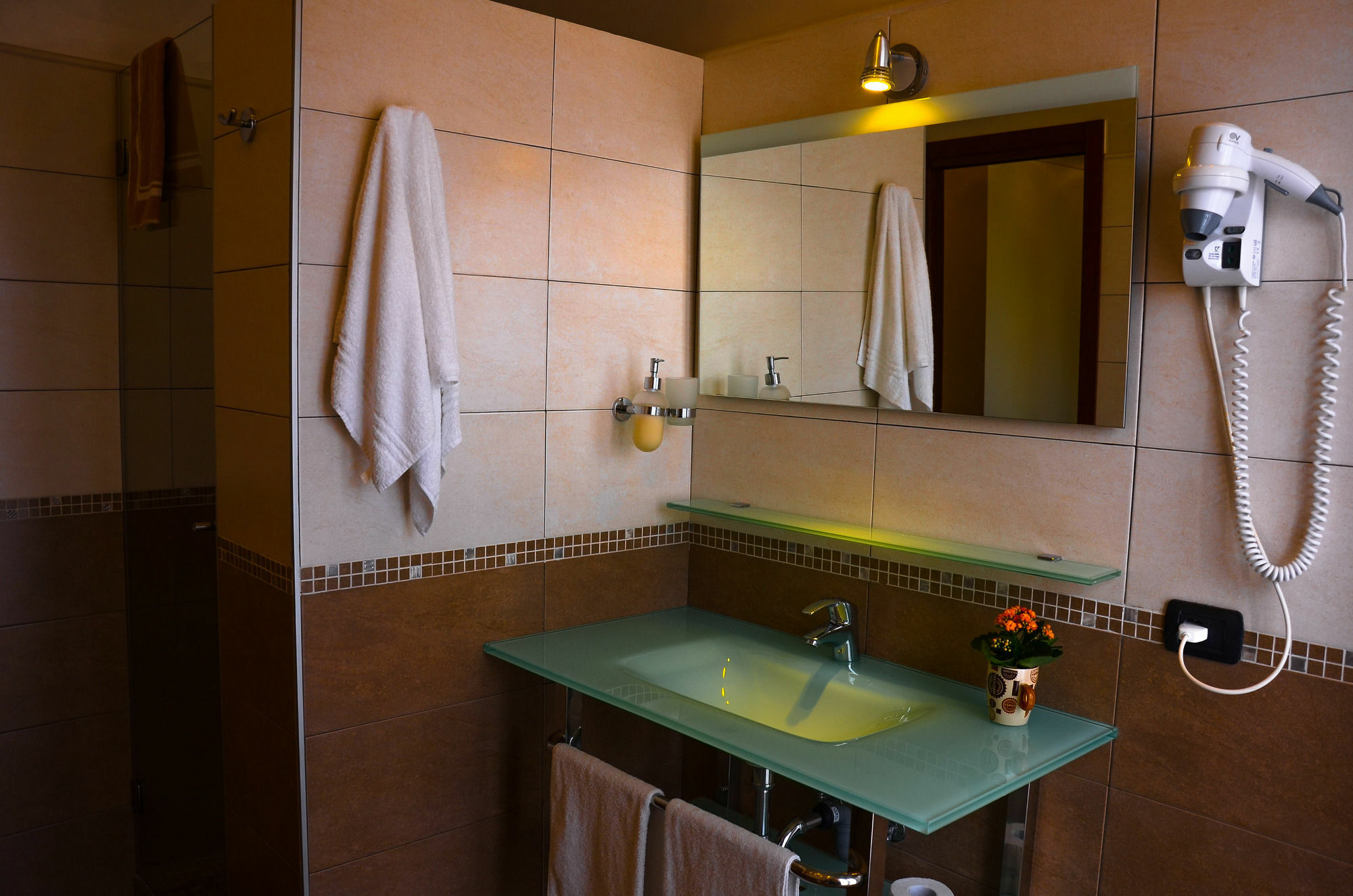 Il Piccolo Piacenza Hotel Екстериор снимка