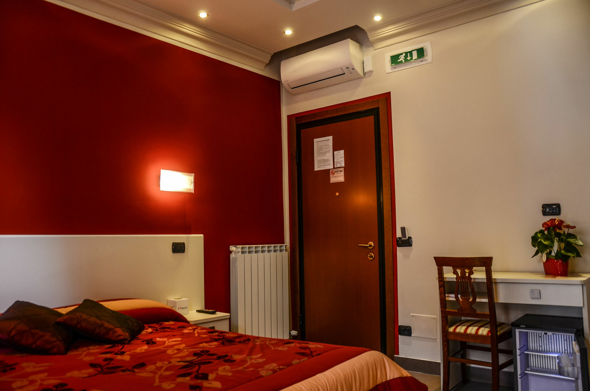 Il Piccolo Piacenza Hotel Екстериор снимка